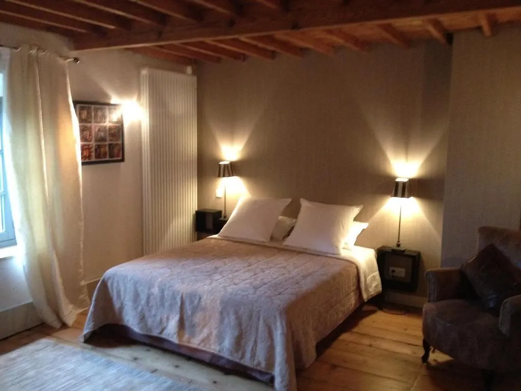 Le Rezinet - Chambres D'Hotes Marcilly le Chatel Bed & Breakfast